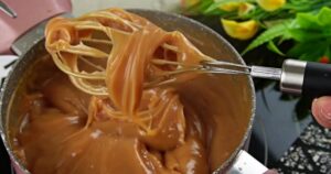 Karamelový máslový krém na cukroví