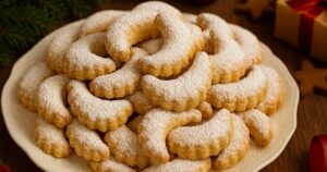 Ořechové rohlíčky s rozinkami a čokoládou