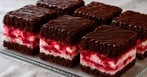 Švarcvaldské řezy s třešňovým džemem