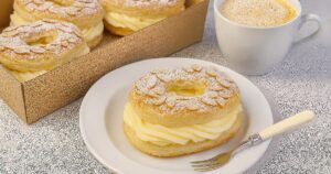 Křehké věnečky z listového těsta se žloutkovým krémem