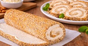 Ořechová roláda s cappuccino krémem