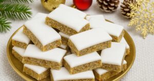 Ořechové tyčinky s bílkovou polevou