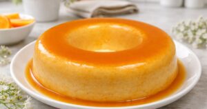 Broskvová bábovka s karamelem