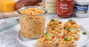 Čabajková pomazánka s chilli pastou