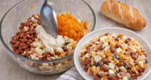 Fazolový salát s vejci a tvrdým sýrem