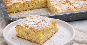 Litá buchta s jablky, skořicí a vanilkou