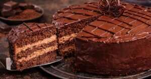 Pražský dort s meruňkovým džemem