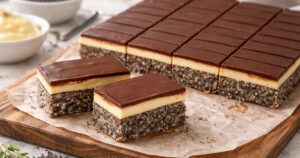 Makové řezy s čokoládovou polevou