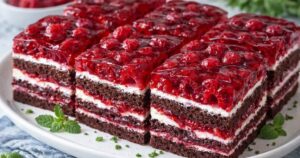 Malinové řezy se smetanovým krémem