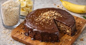 Ovesný dortík s banány a čokoládovou polevou