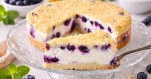 Koláč s tvarohovou náplní a ovocem