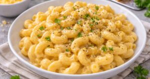 Rychlé těstoviny se sýrovou omáčkou