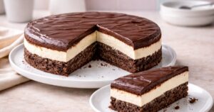 Čokoládový dort s krémem ze smetany a Salka